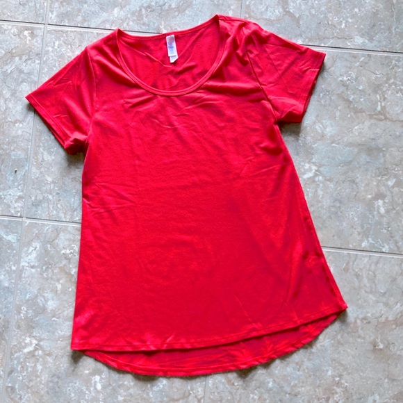LuLaRoe Bright Red Top - Picture 1 of 2
